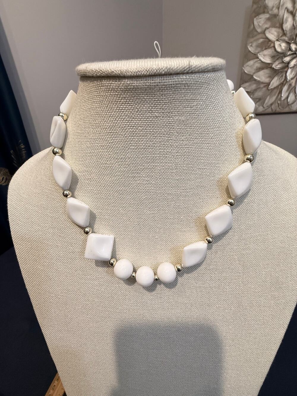 Vintage White Acrylic Geometric Bead Necklace 16” Mod Statement